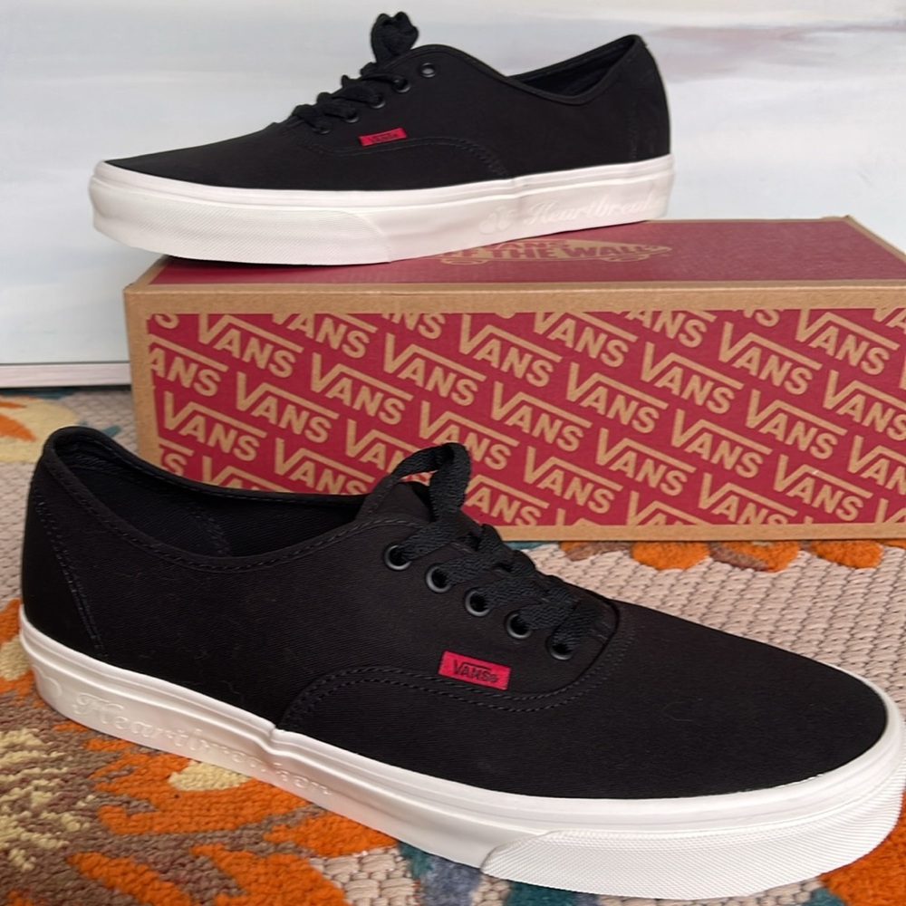 Vans WMNS Authentic
Secret Lover Black
VN000BW5BLK
Sneakers - Picture 15 of 16